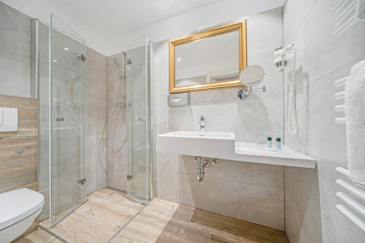 Gasthof Hotel Hauslwirt Голинг ан дер Залцах Екстериор снимка