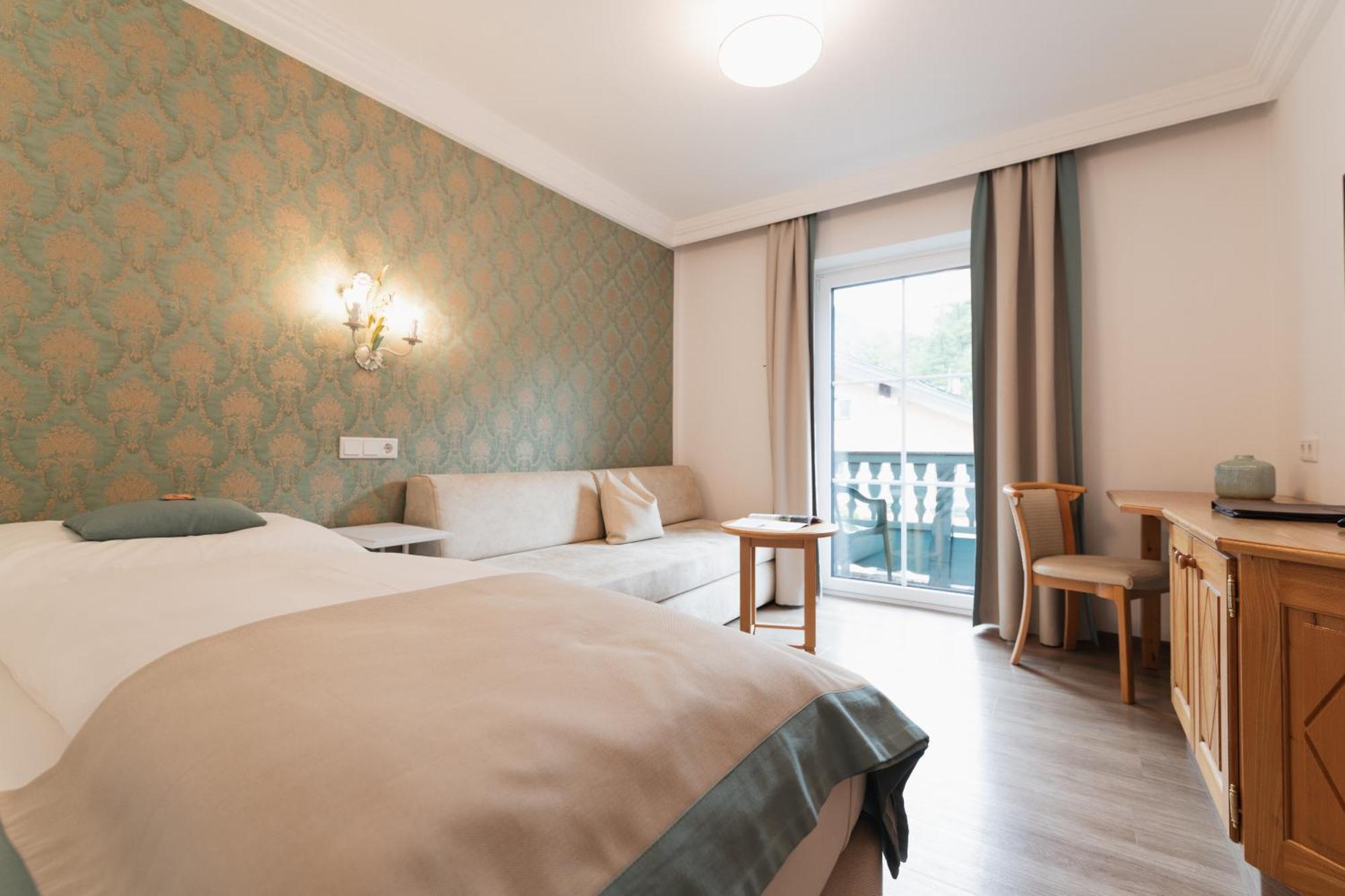 Gasthof Hotel Hauslwirt Голинг ан дер Залцах Екстериор снимка