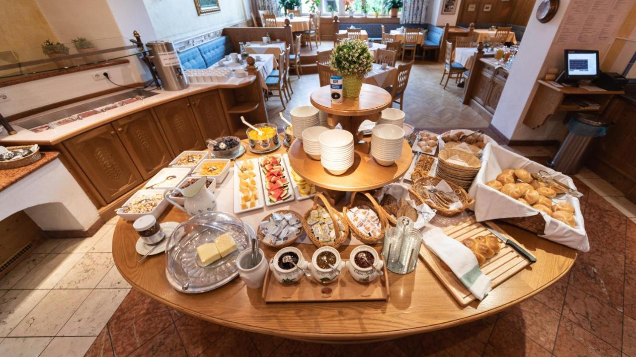 Gasthof Hotel Hauslwirt Голинг ан дер Залцах Екстериор снимка