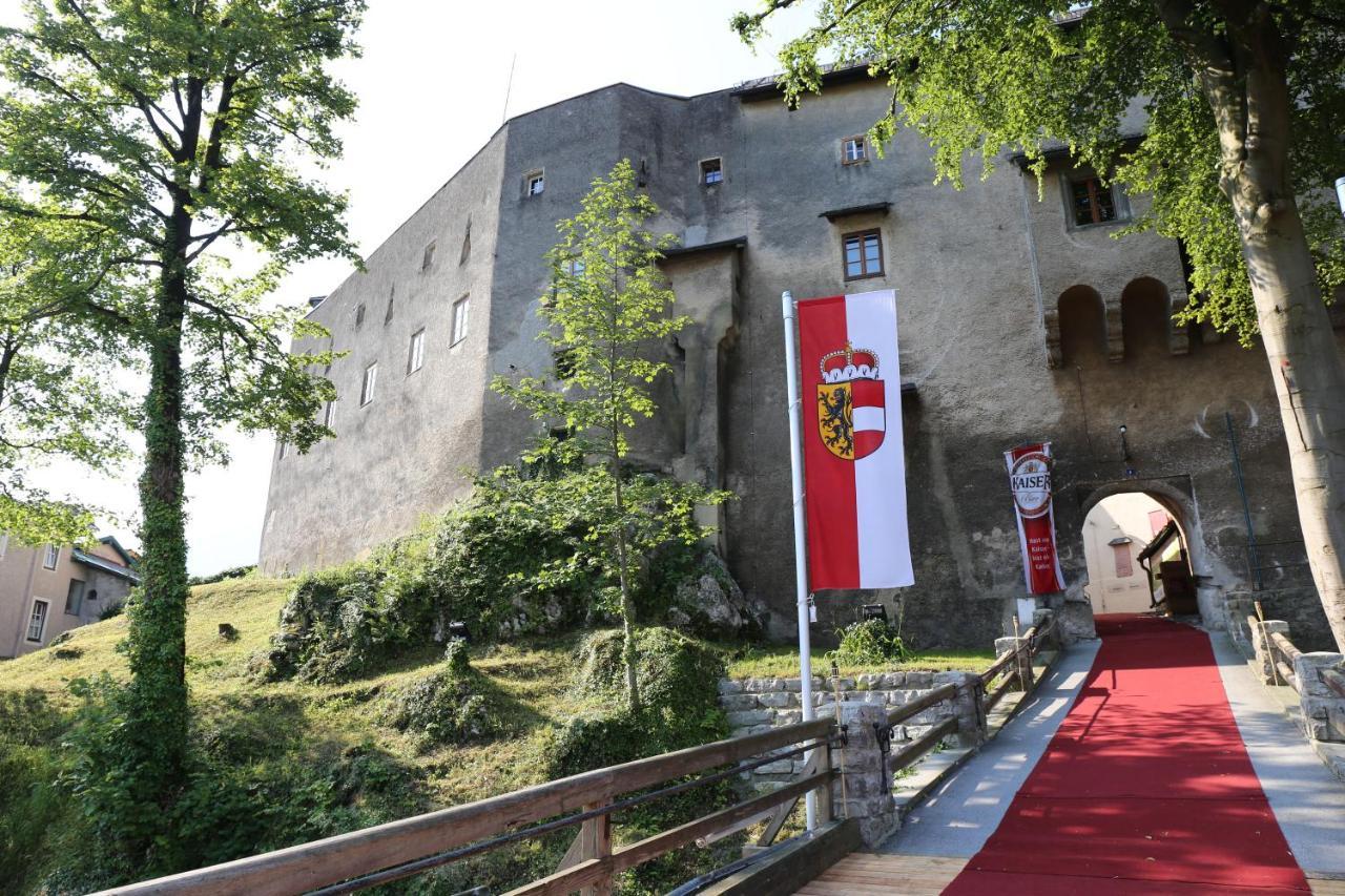 Gasthof Hotel Hauslwirt Голинг ан дер Залцах Екстериор снимка